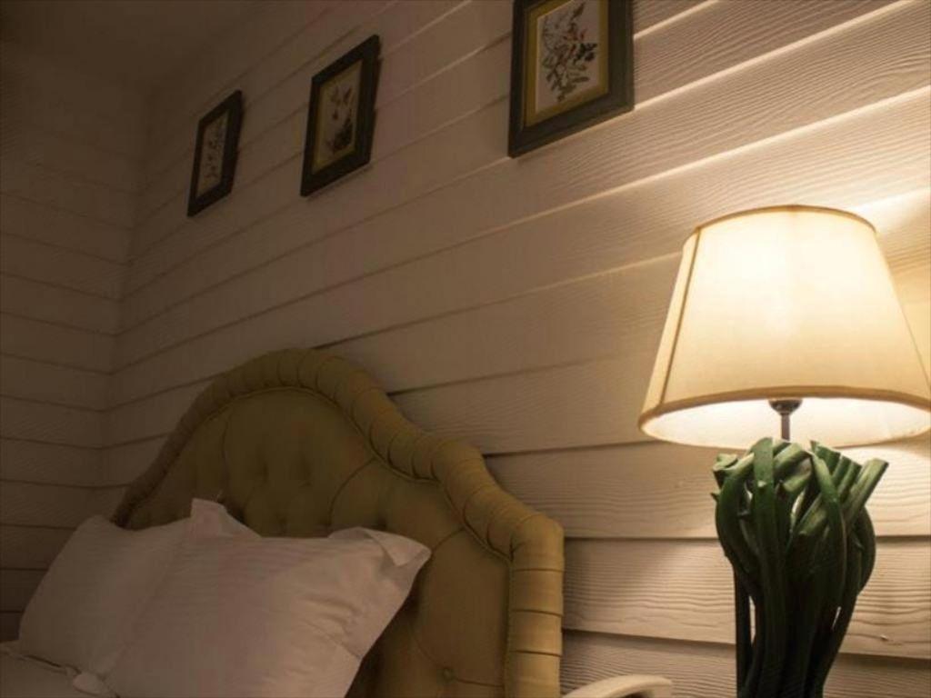 Ban Thungdang Housetel Bangkok Hotel Bagian luar foto